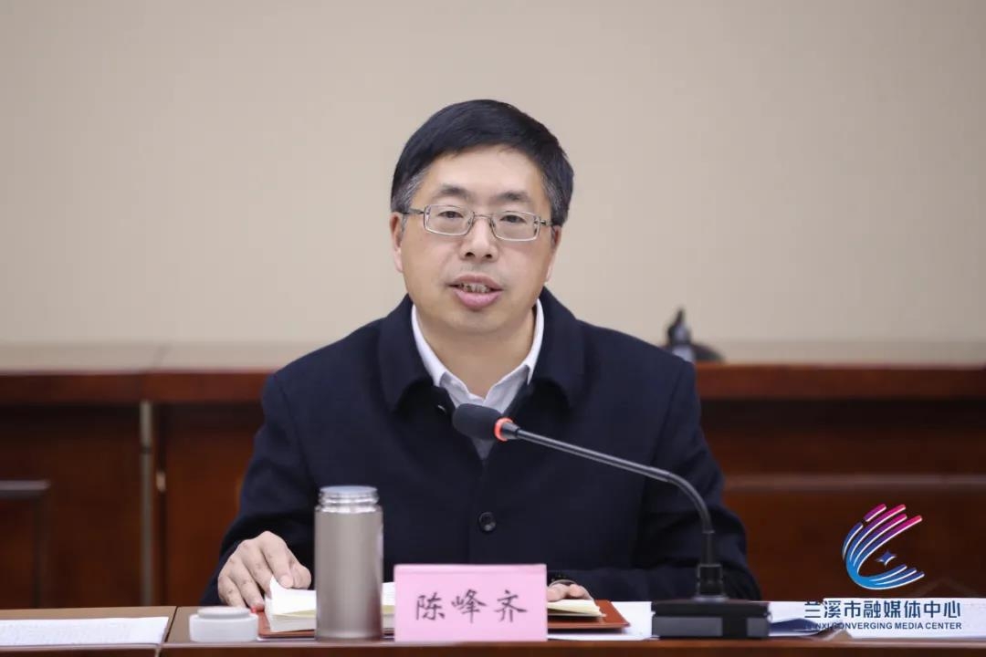 陳峰齊在開(kāi)展“三服務(wù)”破解企業(yè)用工難題時(shí)強(qiáng)調(diào)：精準(zhǔn)發(fā)力內(nèi)招外